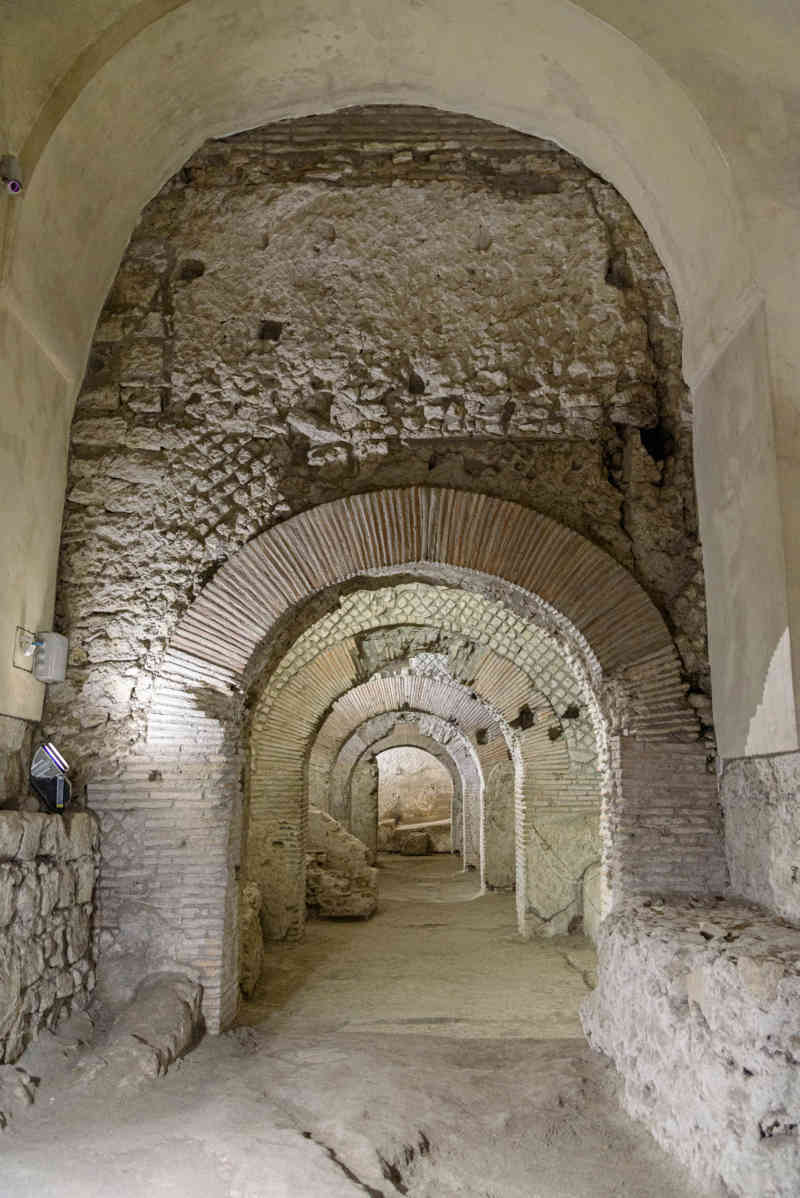 062 - Italia - Nápoles - complejo monumental de San Lorenzo Maggiore - Neápolis subtérranea.jpg